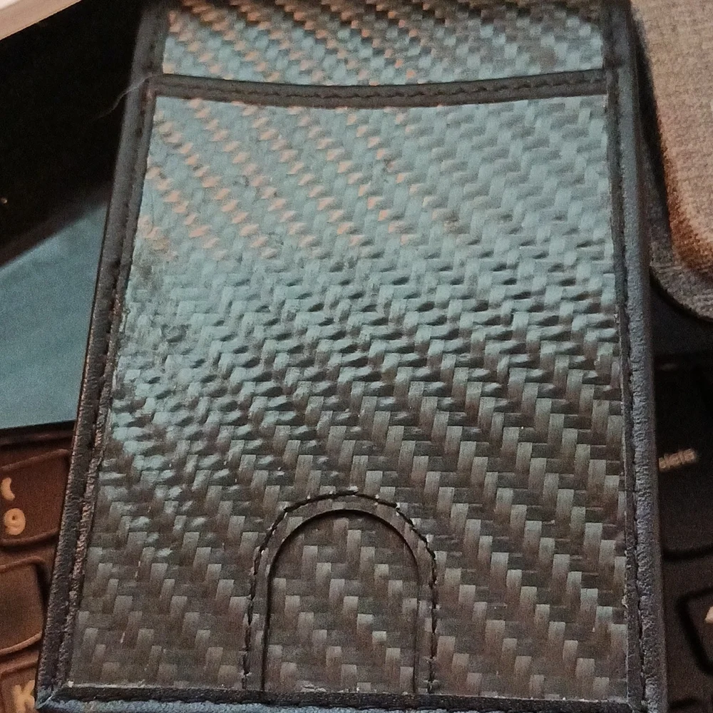 Hammacher Schlemmer RFID money clip wallet
